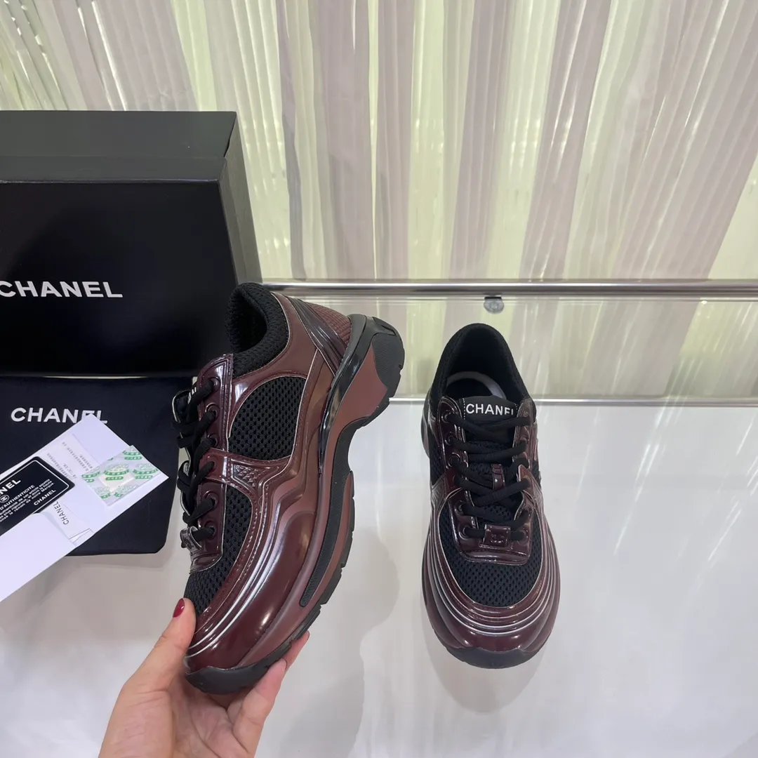 👟👟Ex-factory price 640👟👟 Latest 5 colors! Super pretty! 2023 super popular Chanel Chanel 23C King of Horns series casual sports shoes, incomparably beautiful and easy to wear, absolute fairy style, very light, super soft inside, super comfortable, breathable upper design, high-end color matching, versatile, must-have model of the year, upper: cowhide and cloth stitching, original craftsmanship, lining: breathable mesh, original foam combination outsole, size: 35-45